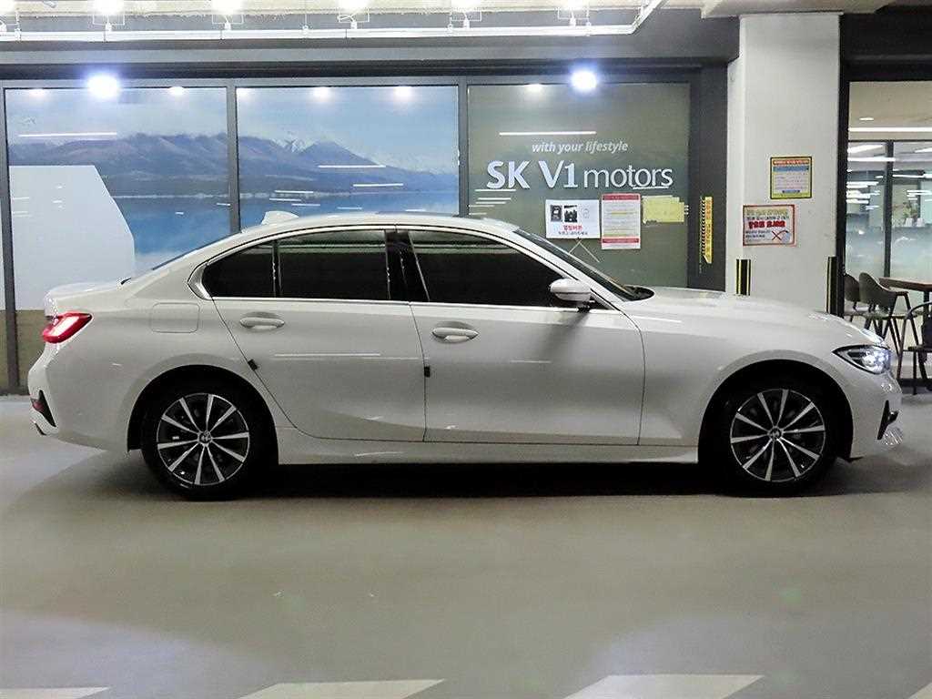 BMW 3-Series — photo 03