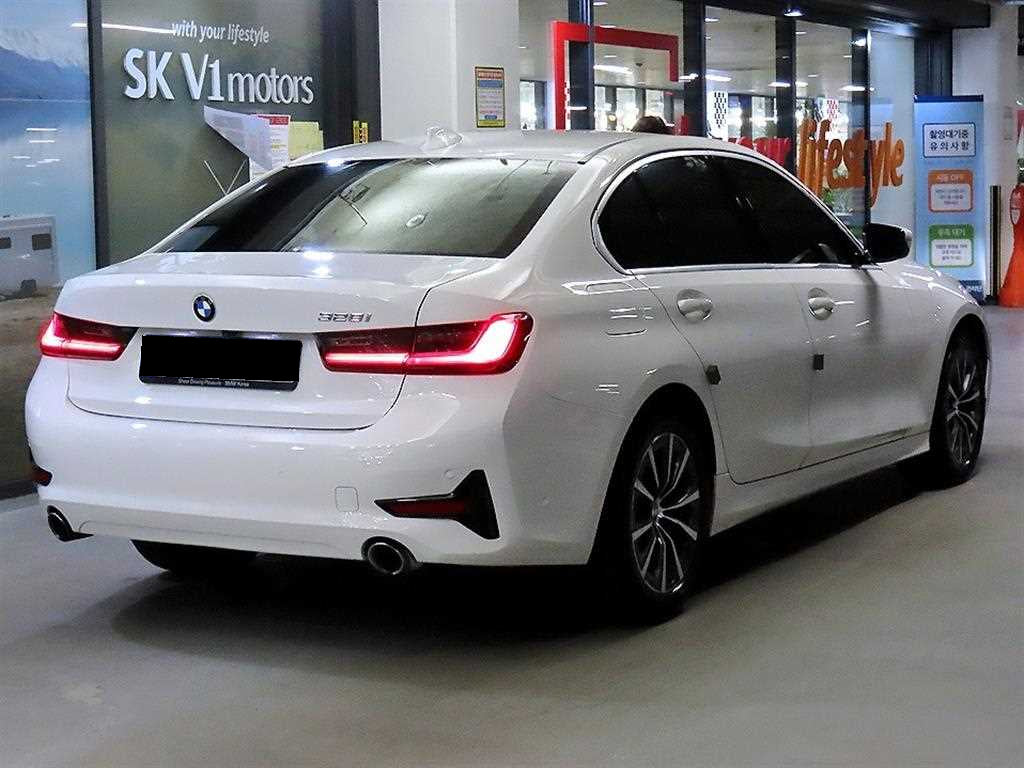 BMW 3-Series — photo 04