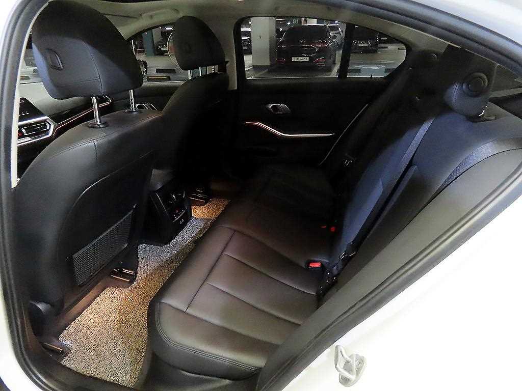 BMW 3-Series — photo 07