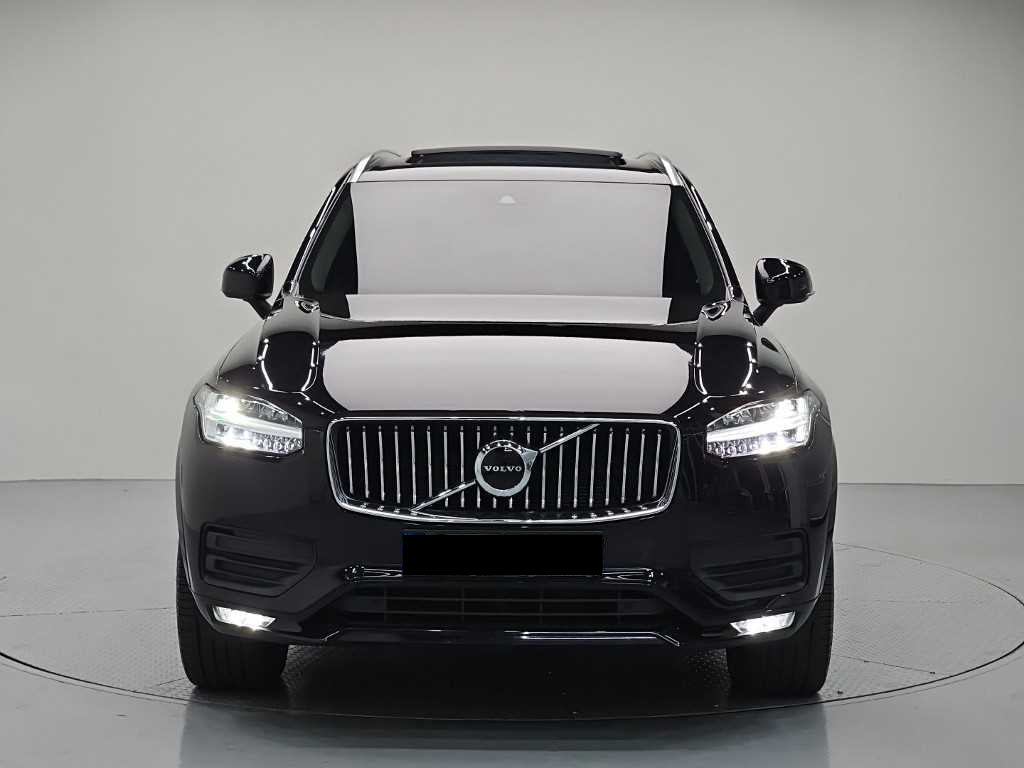 Volvo XC90 — photo 02