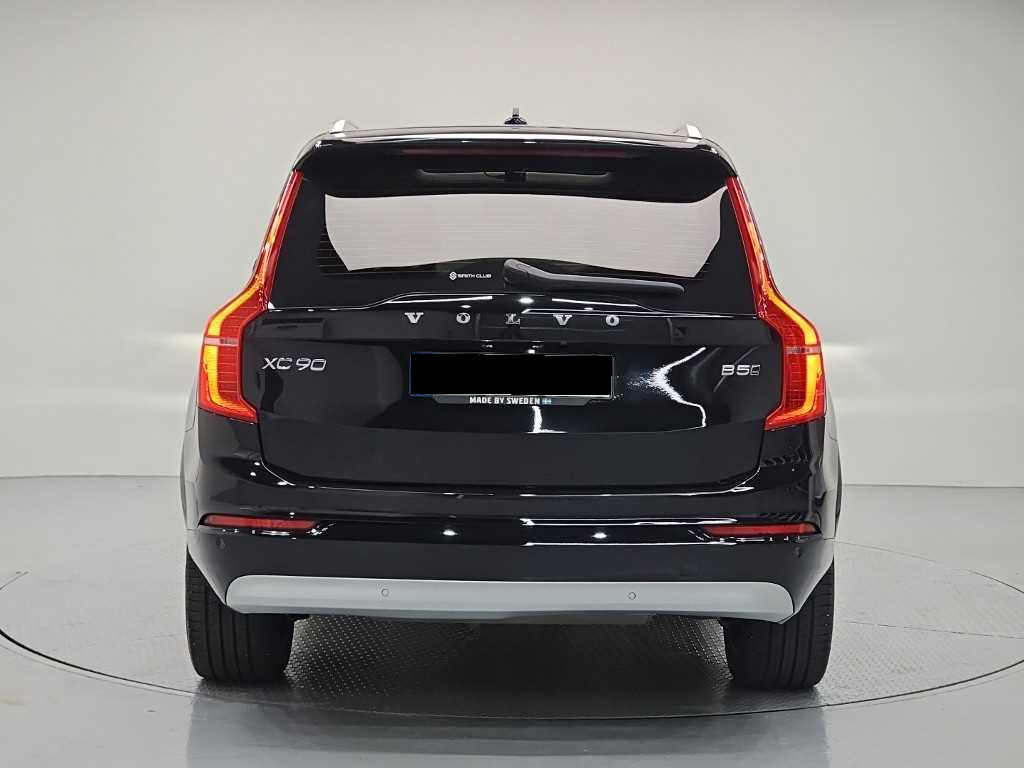 Volvo XC90 — photo 03