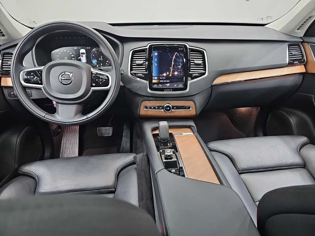 Volvo XC90 — photo 07