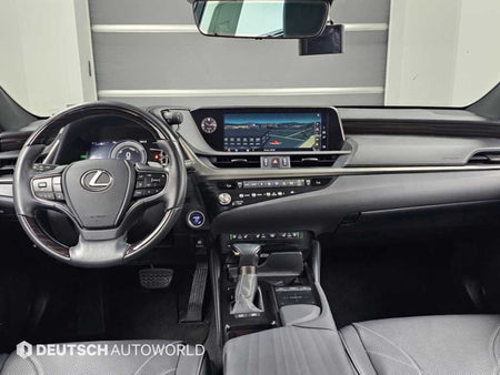Lexus ES — photo 07