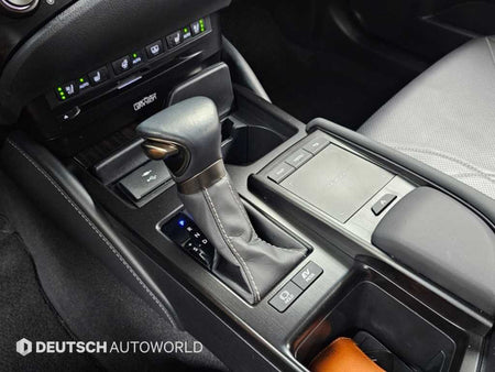 Lexus ES — photo 09