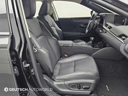 Lexus ES — photo 10