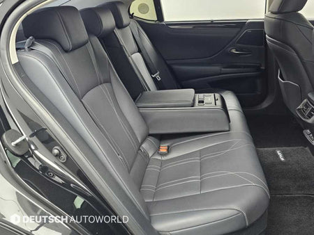 Lexus ES — photo 12