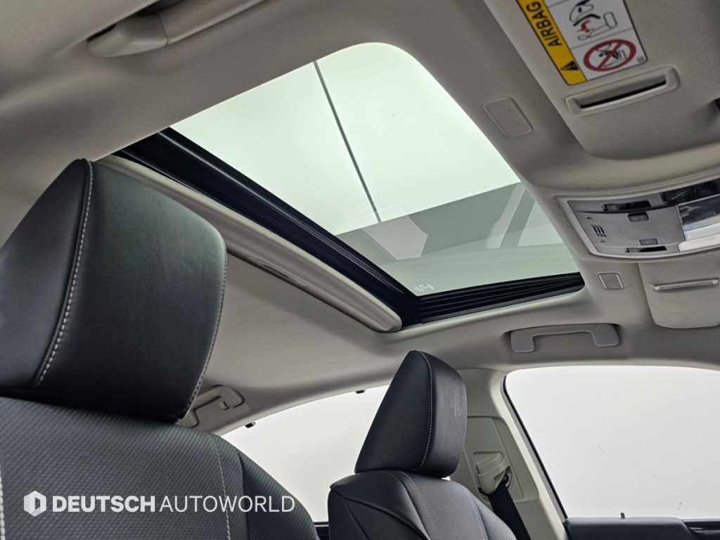 Lexus ES — photo 18