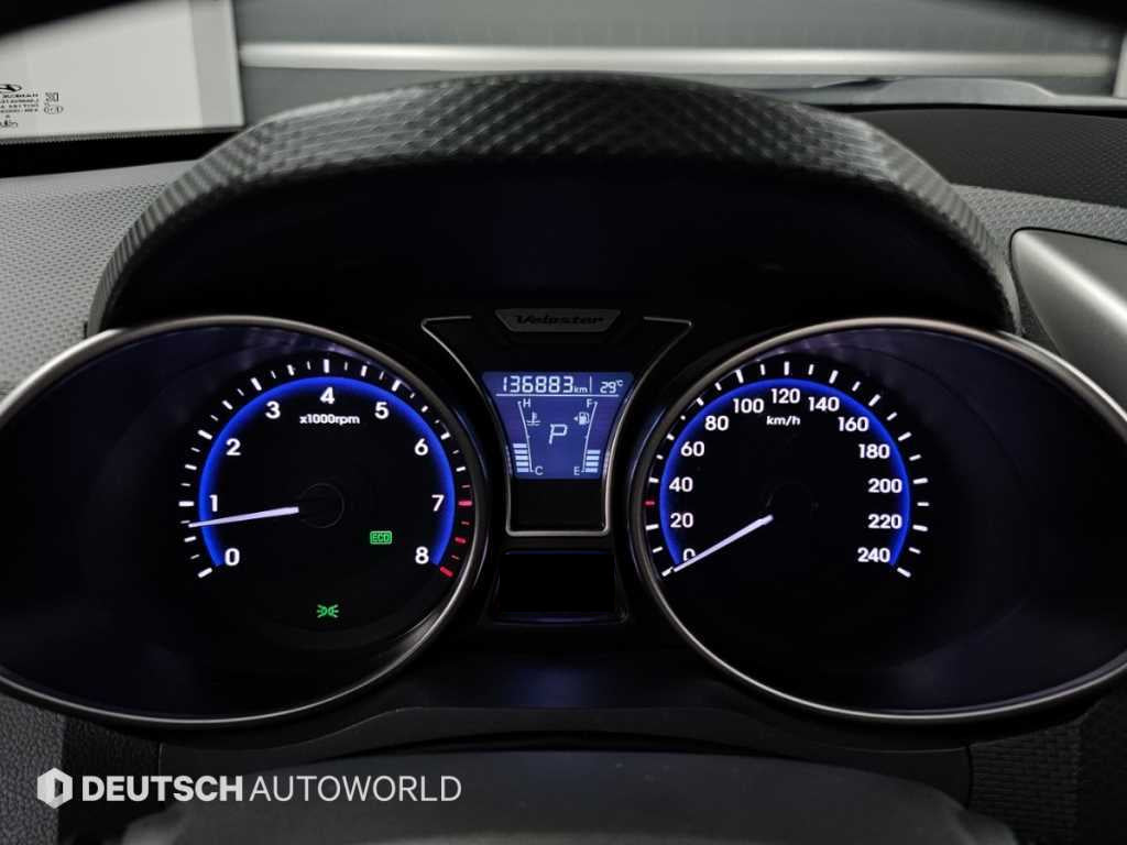 Hyundai Veloster — photo 08