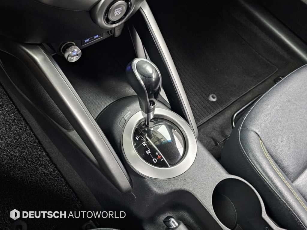 Hyundai Veloster — photo 09