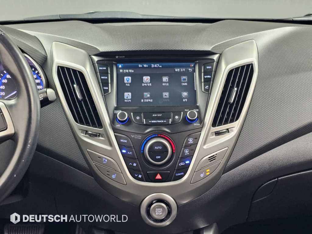 Hyundai Veloster — photo 14