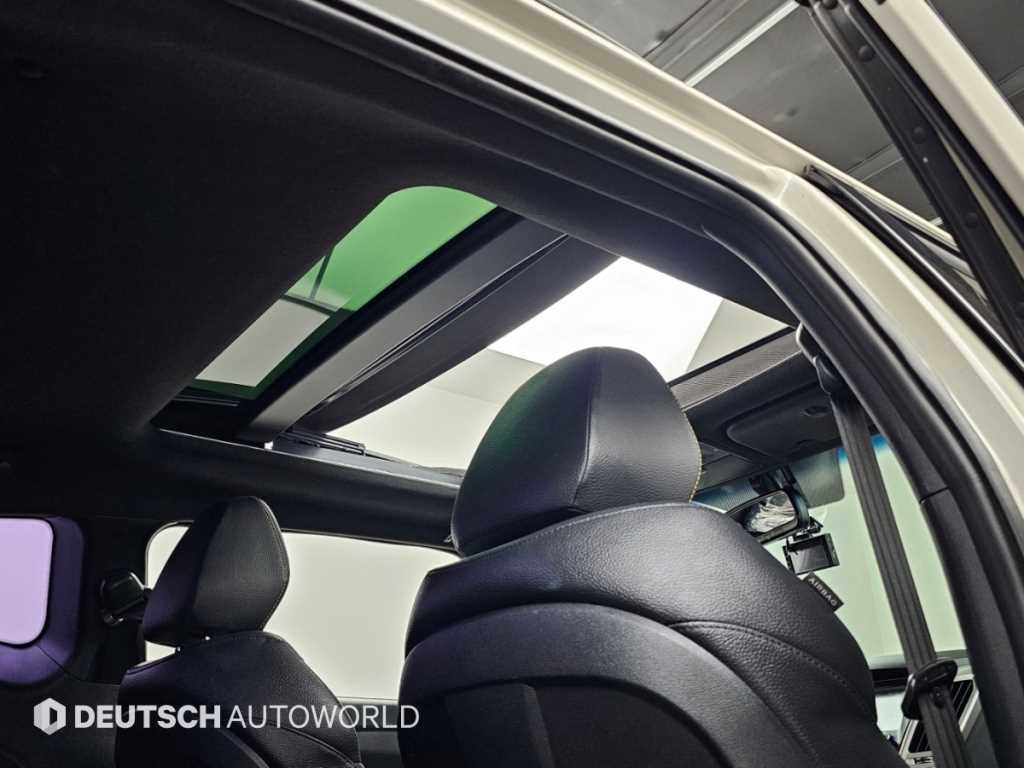 Hyundai Veloster — photo 18