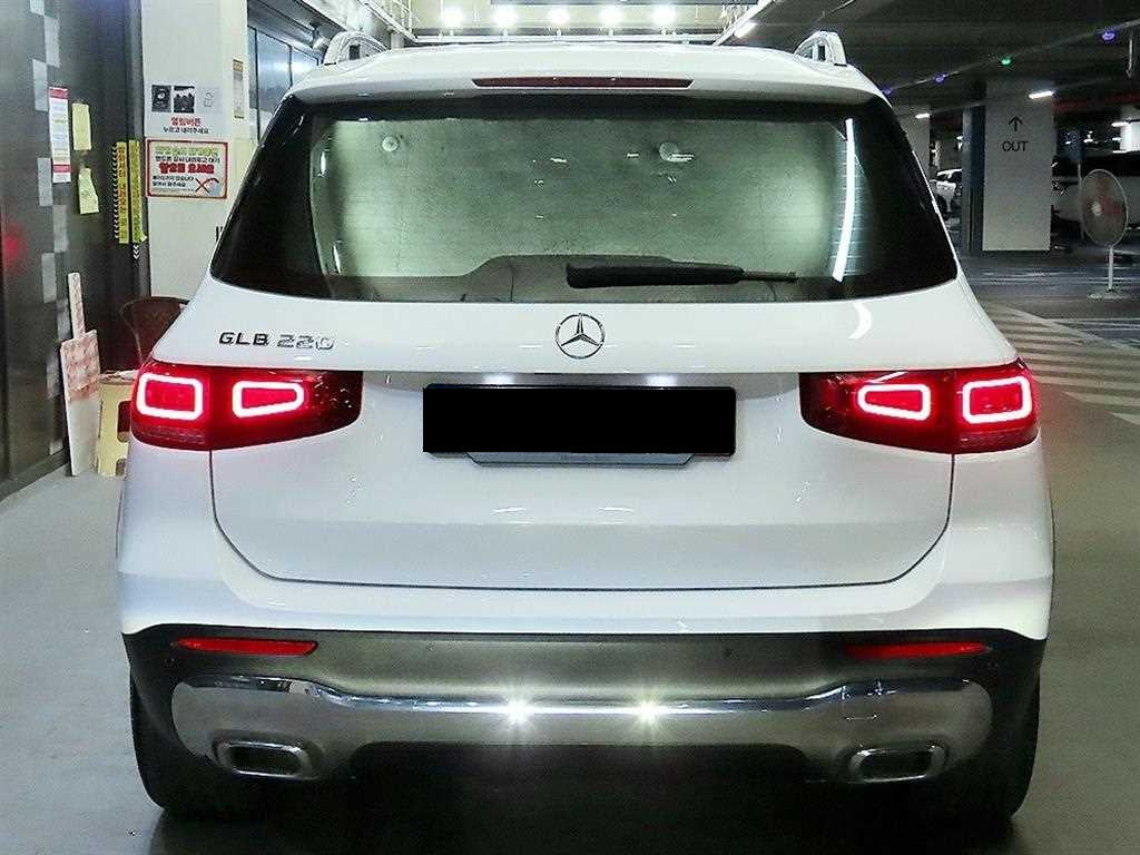 Mercedes-Benz GLB-Class — photo 05