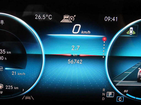 Mercedes-Benz GLB-Class — photo 09