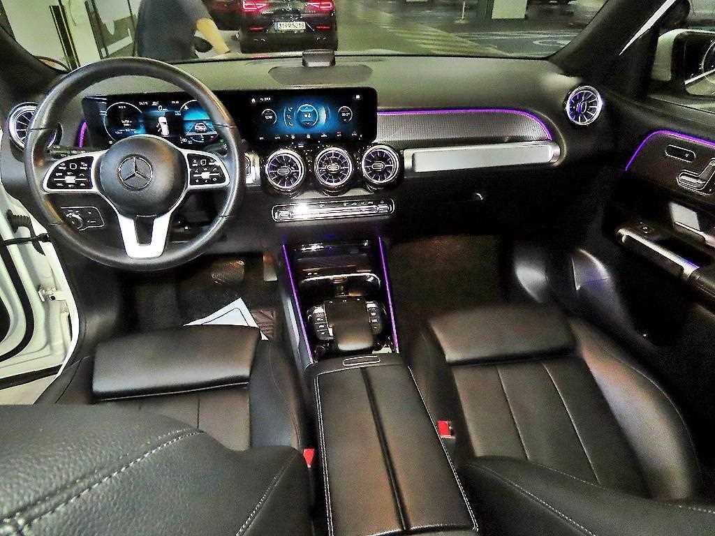 Mercedes-Benz GLB-Class — photo 10