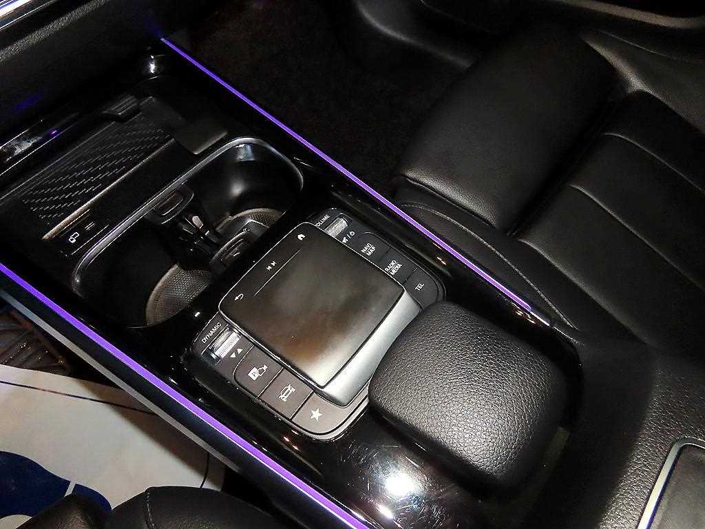 Mercedes-Benz GLB-Class — photo 13
