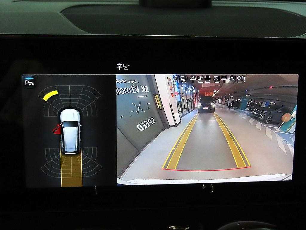 Mercedes-Benz GLB-Class — photo 14
