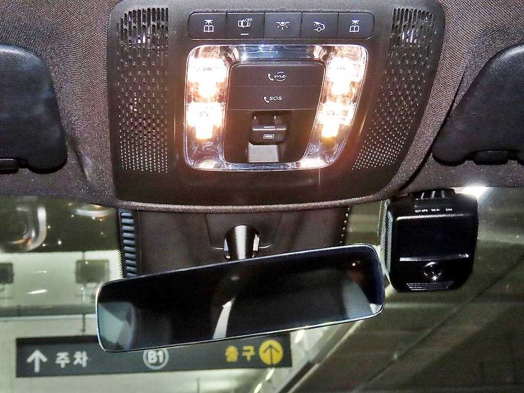 Mercedes-Benz GLB-Class — photo 15