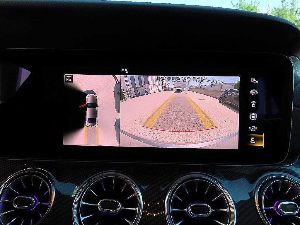 Mercedes-Benz CLS-Class — photo 14