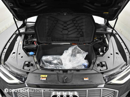 Audi e-tron — photo 06