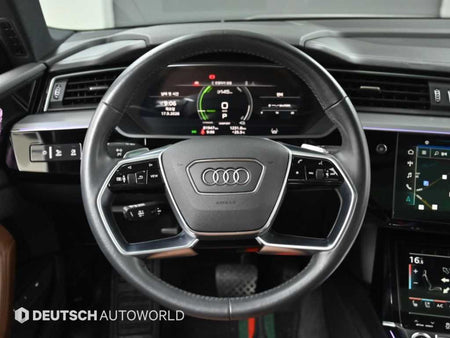 Audi e-tron — photo 13