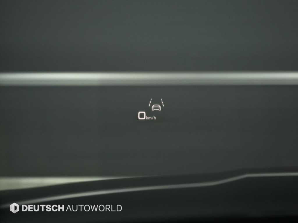 Audi e-tron — photo 17