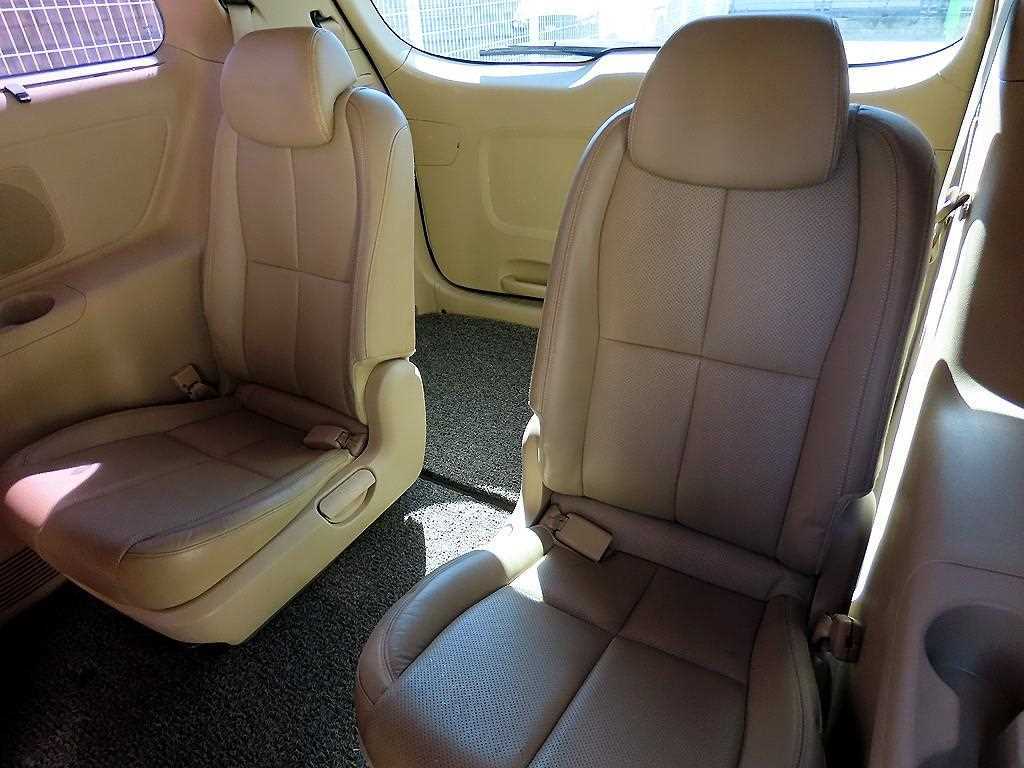 Kia Carnival — photo 07