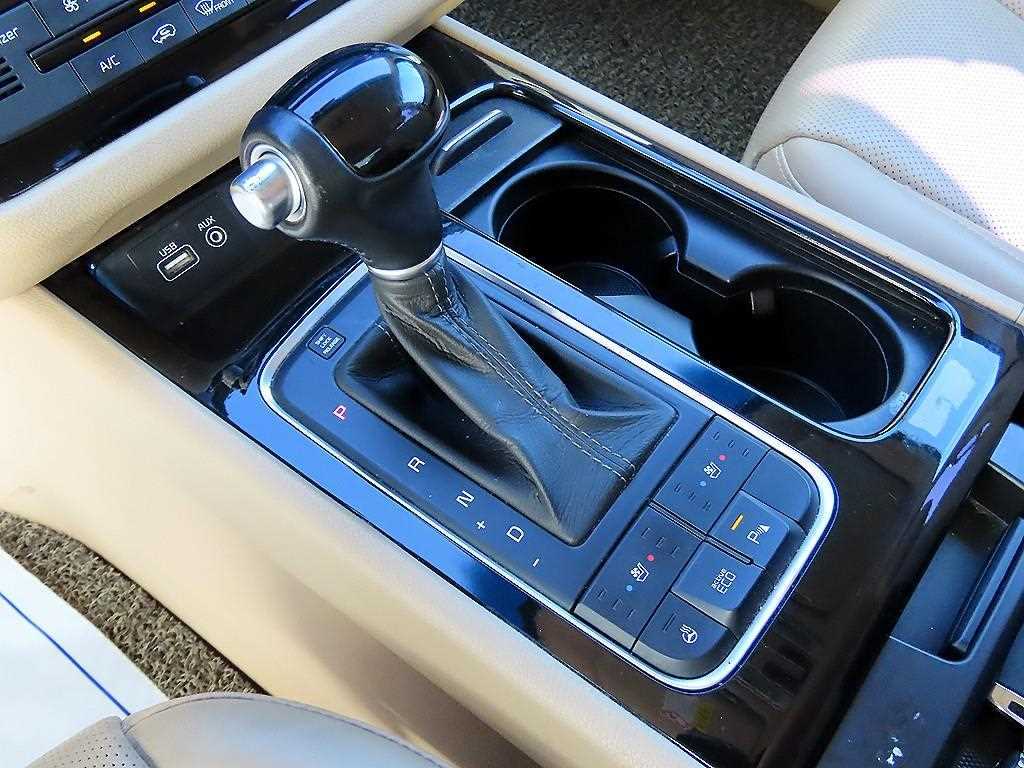 Kia Carnival — photo 11