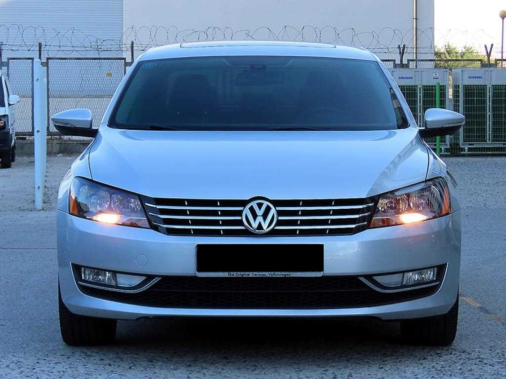 Volkswagen Passat — photo 01
