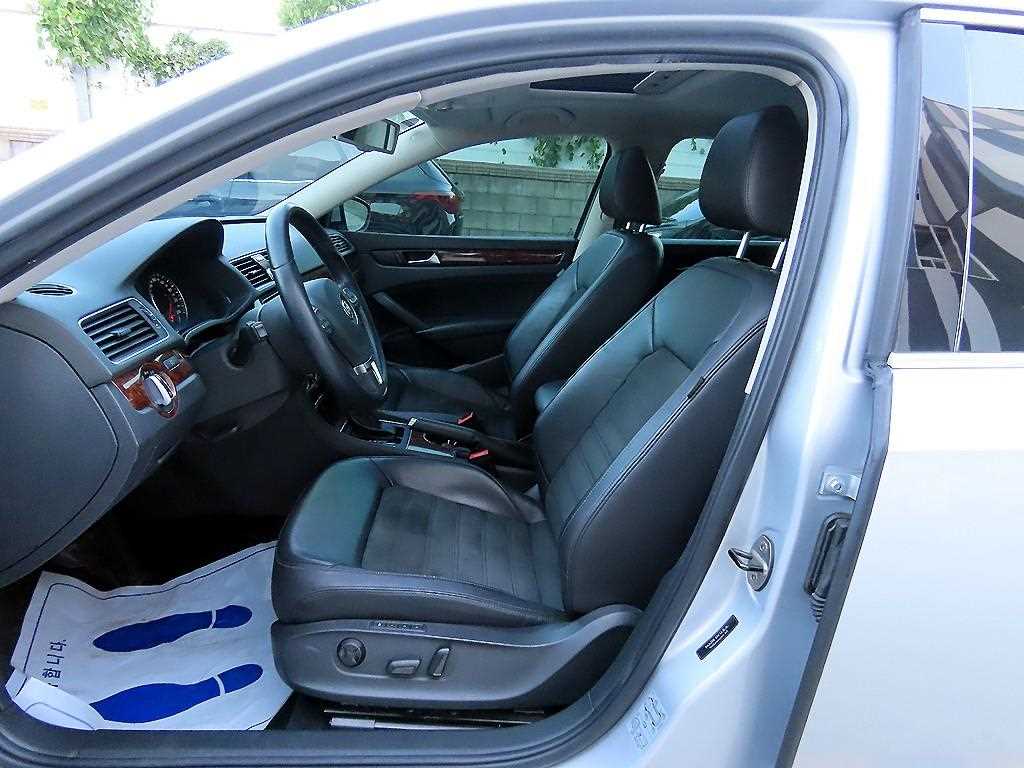 Volkswagen Passat — photo 05