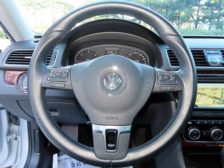 Volkswagen Passat — photo 08