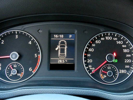 Volkswagen Passat — photo 09