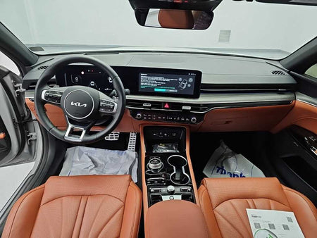 Kia K5 — photo 01