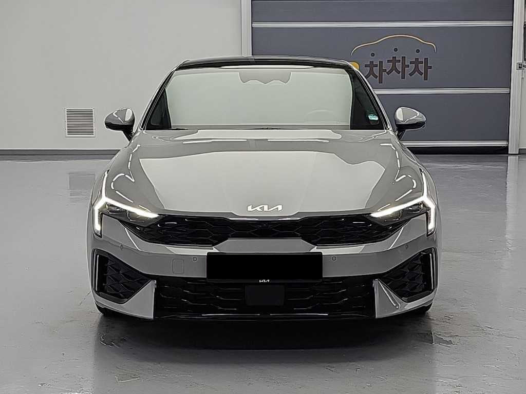 Kia K5 — photo 03