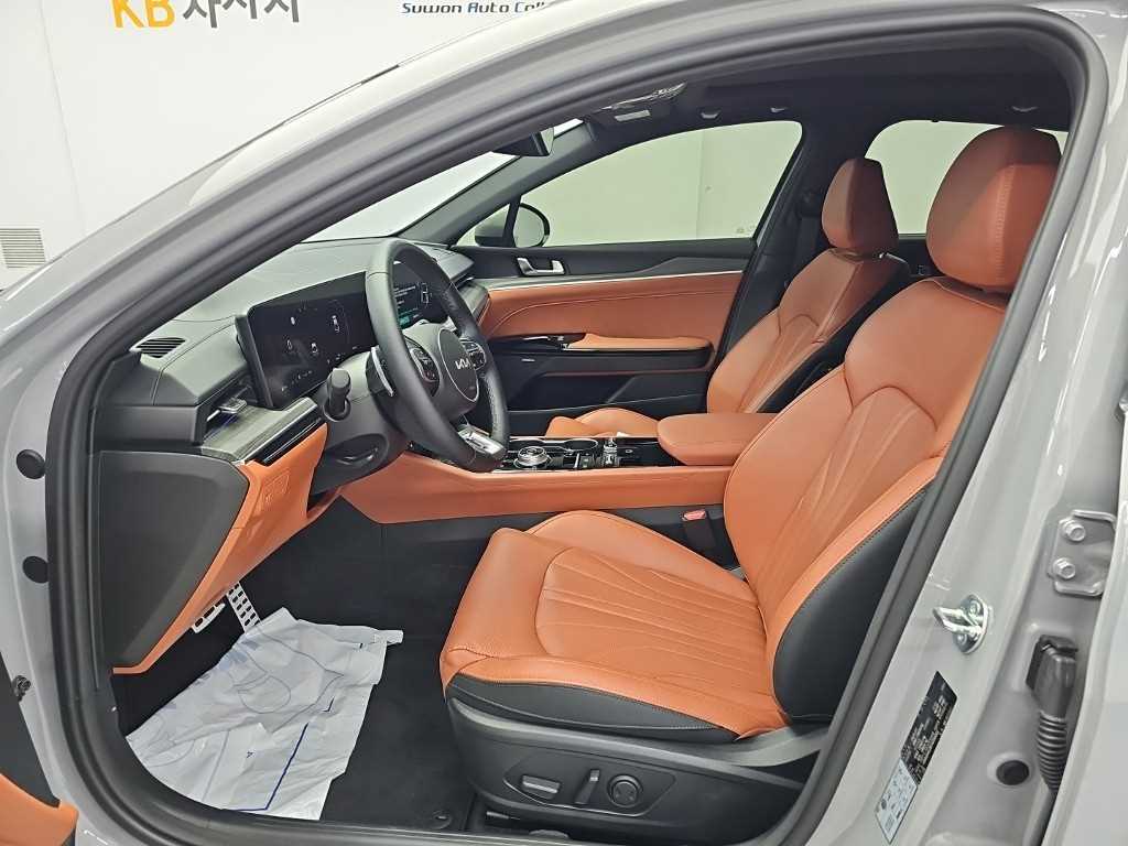 Kia K5 — photo 11