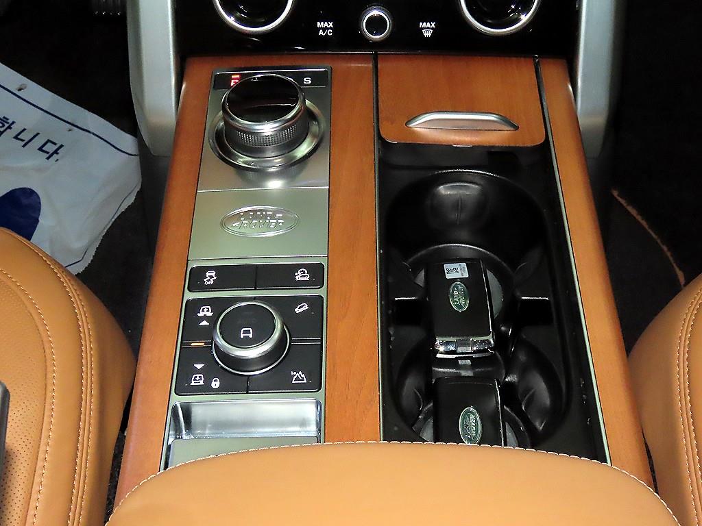 Land Rover Range Rover — photo 12