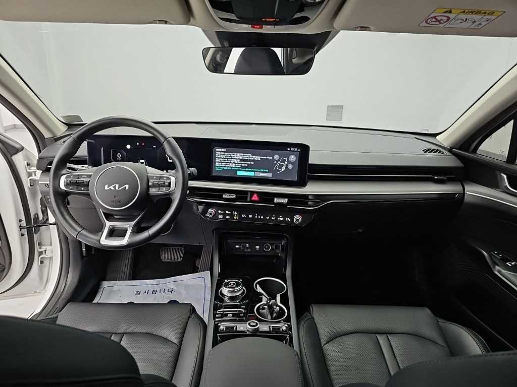 Kia K5 — photo 07