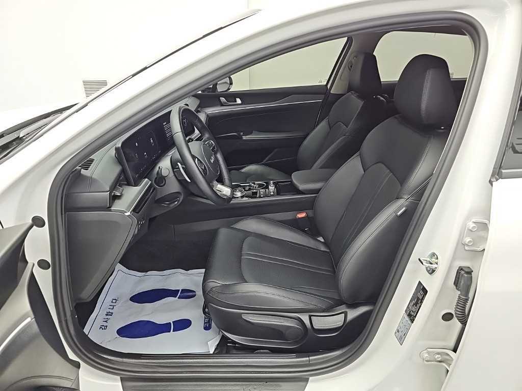 Kia K5 — photo 11