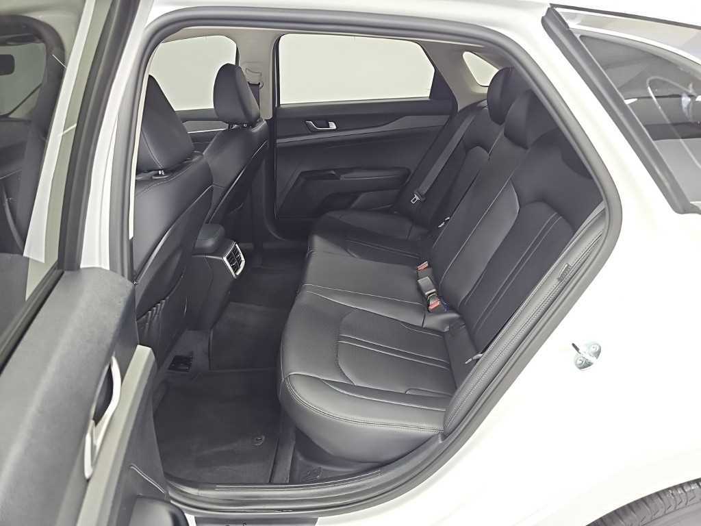 Kia K5 — photo 12