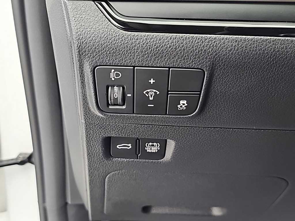 Kia K5 — photo 17