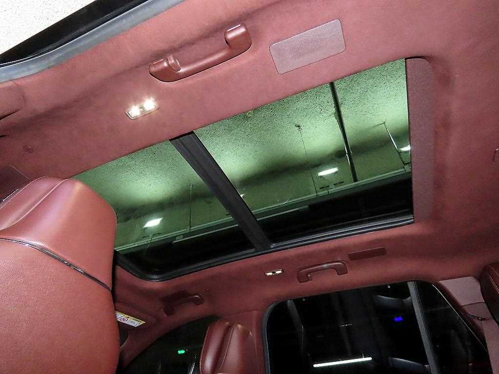 Lincoln Aviator — photo 14