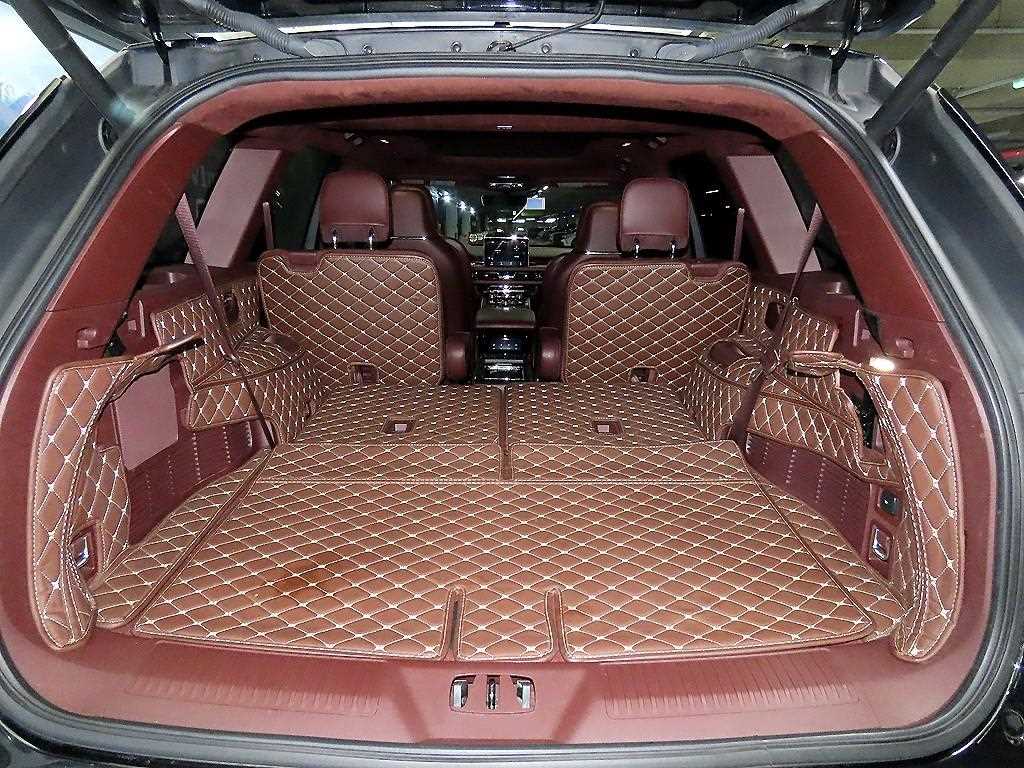 Lincoln Aviator — photo 15
