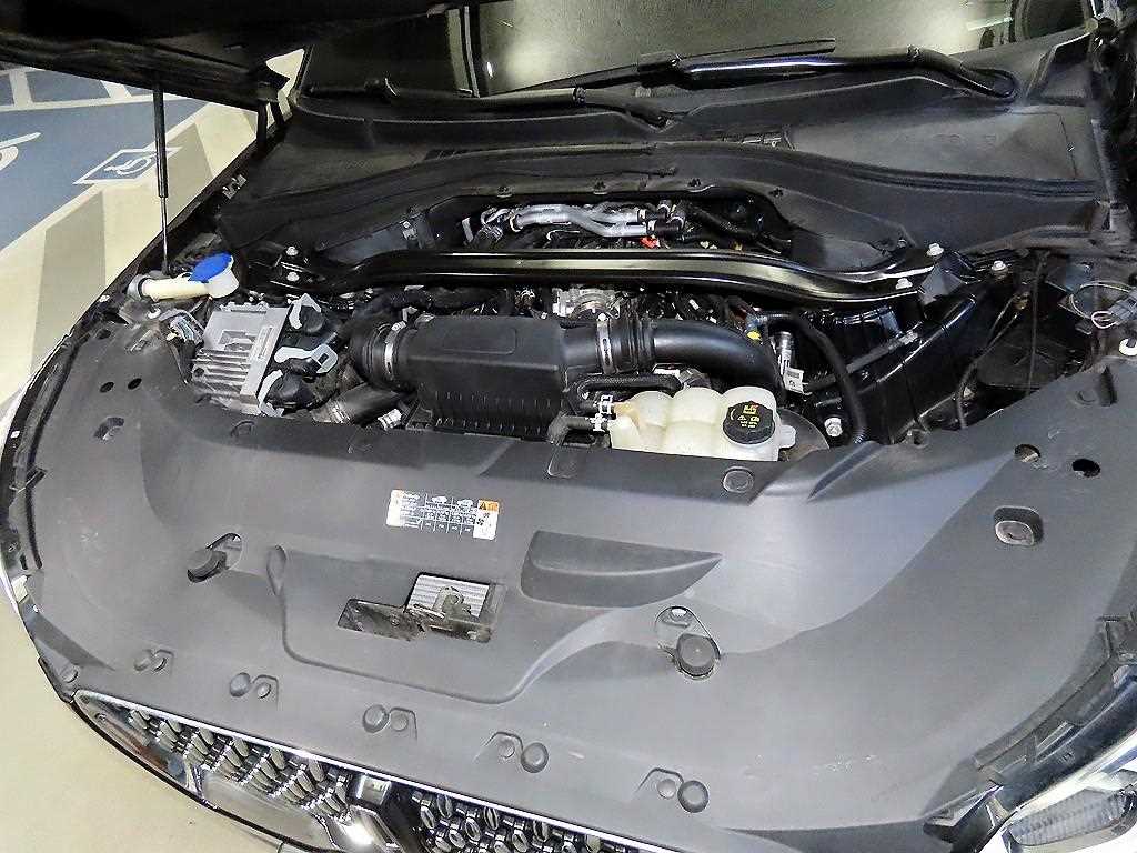 Lincoln Aviator — photo 19