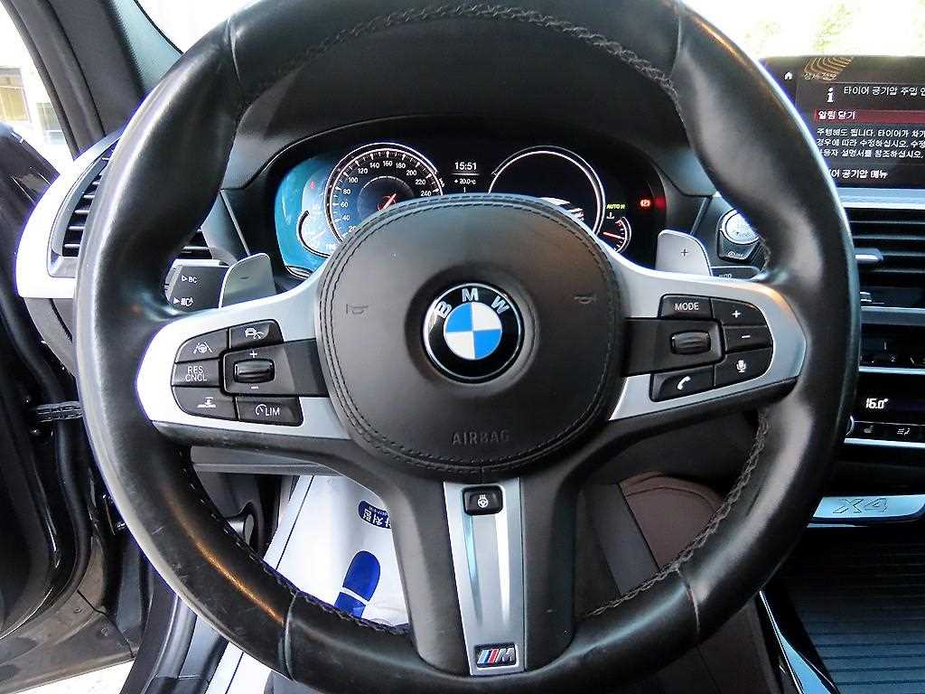 BMW X4 — photo 08
