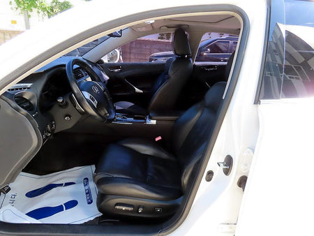 Lexus IS — photo 05