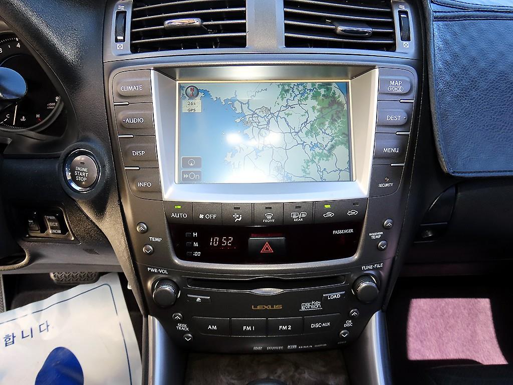 Lexus IS — photo 14