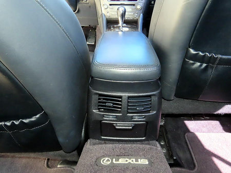 Lexus IS — photo 16