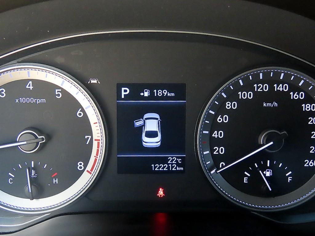 Hyundai Grandeur — photo 09