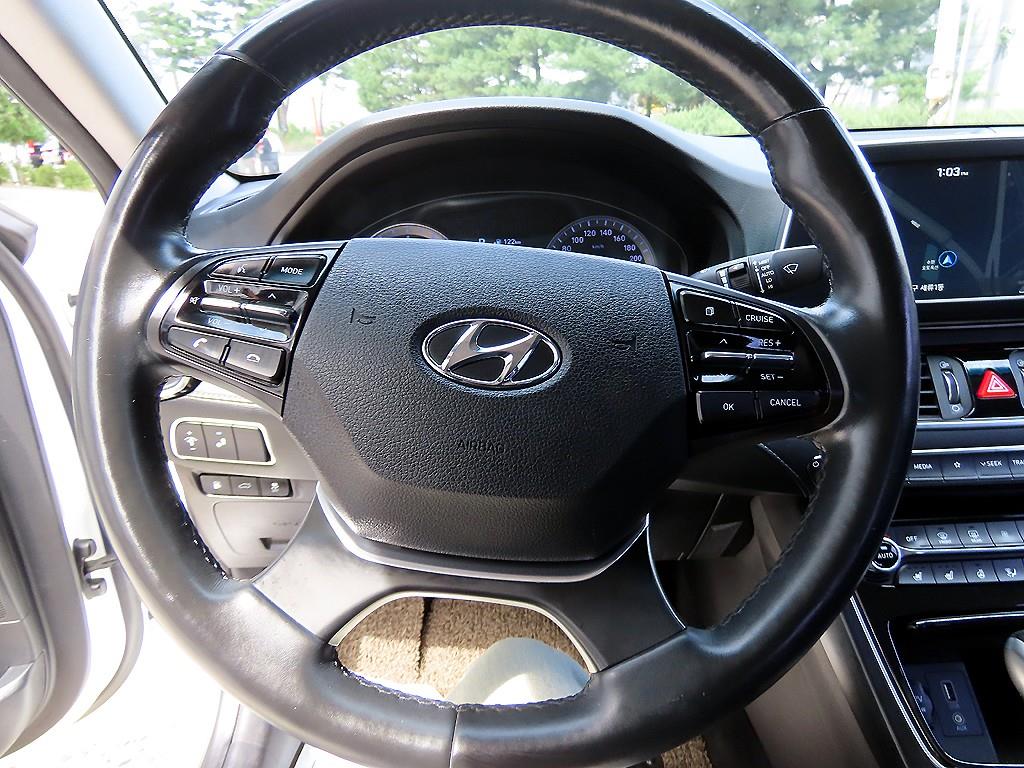 Hyundai Grandeur — photo 08