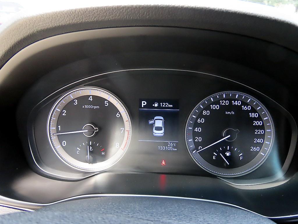 Hyundai Grandeur — photo 09