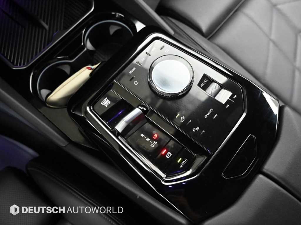 BMW 5-Series — photo 09